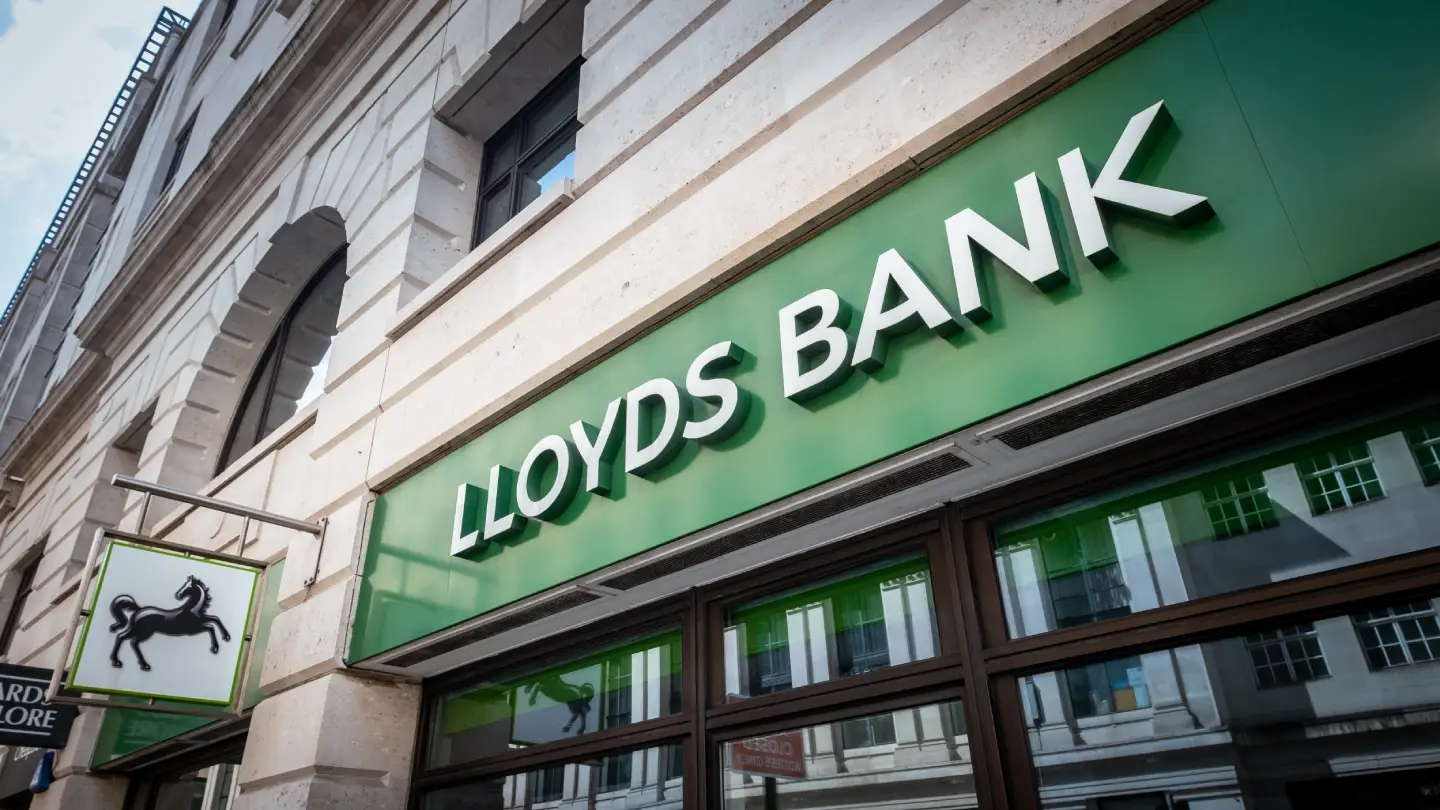 Lloyds Banking Group partners with Moneyhub to enhance digital banking